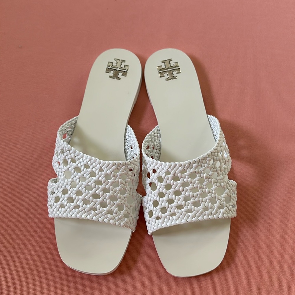 New Tory Burch Sandals. Size 7. White.